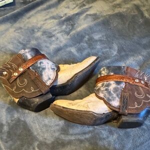 CANTY BOOTS!! Brown and Cream Tie Dye Western Ankle Boots